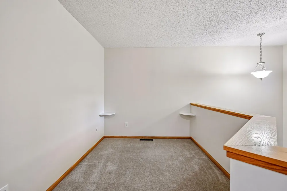 441 Pleasant Lane Chaska, MN 55318