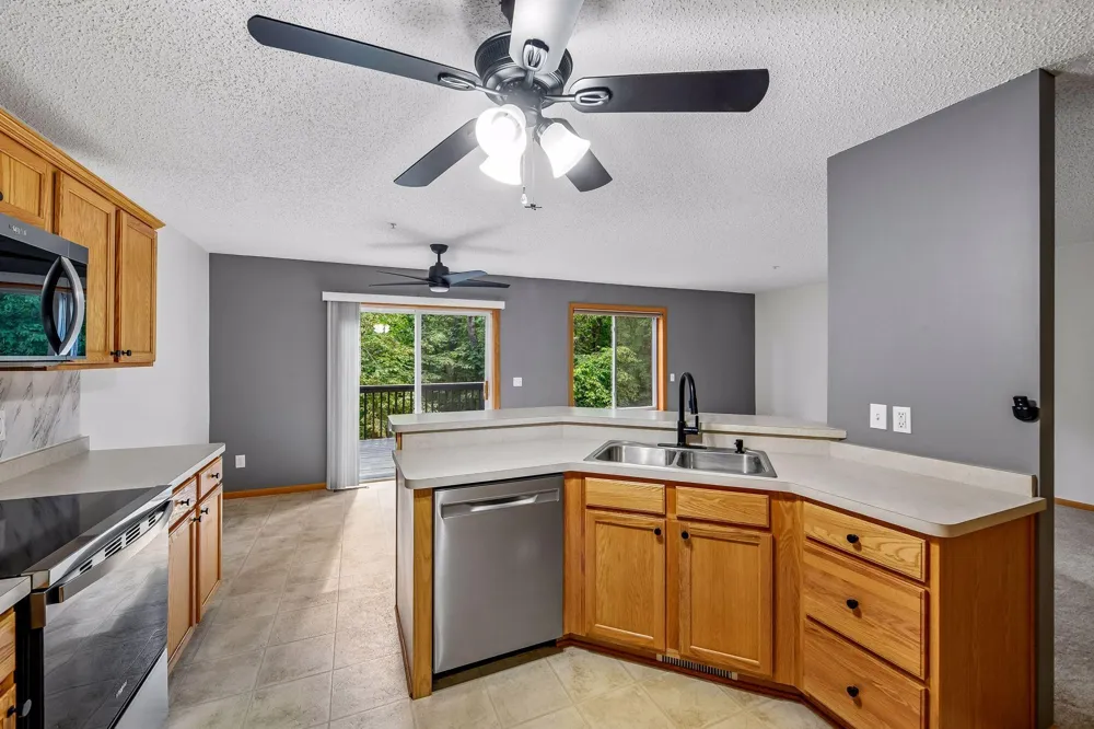 441 Pleasant Lane Chaska, MN 55318