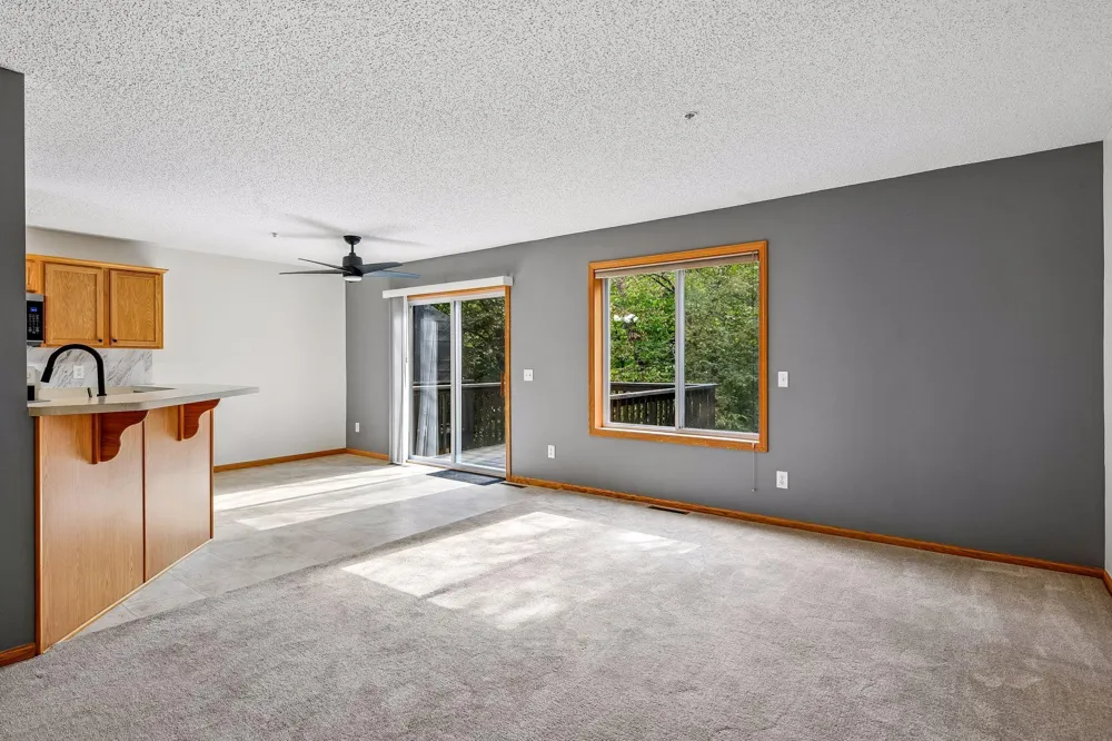 441 Pleasant Lane Chaska, MN 55318