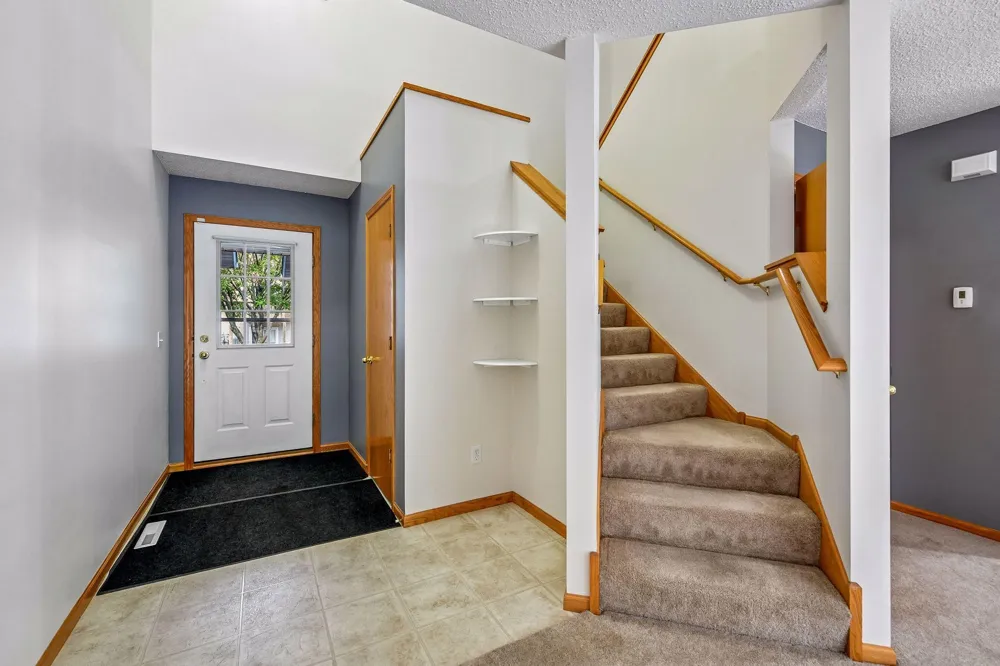 441 Pleasant Lane Chaska, MN 55318