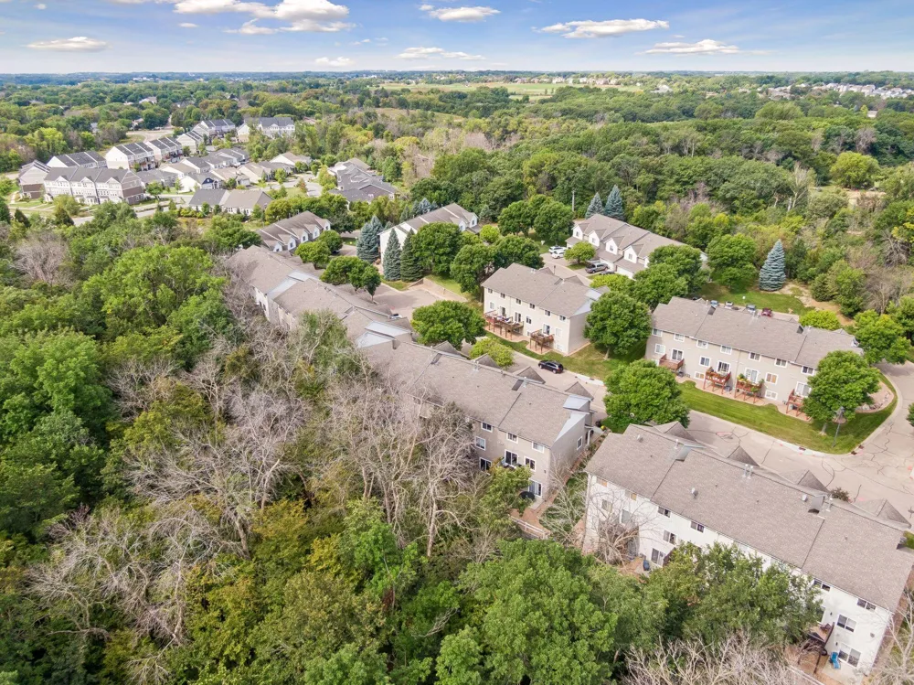 441 Pleasant Lane Chaska, MN 55318