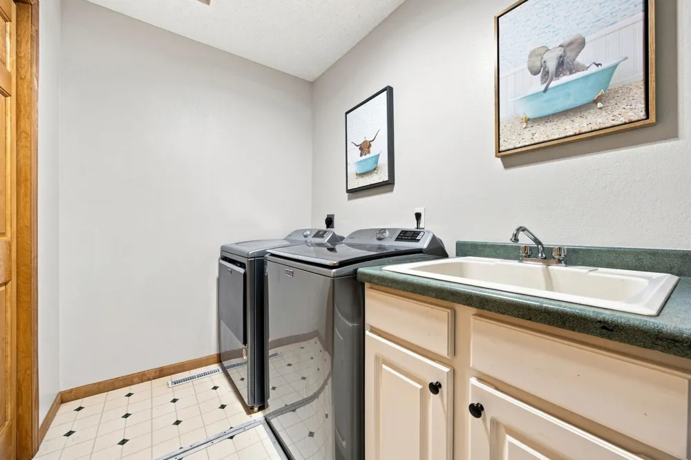 1815 Bridgeview Boulevard Detroit Lakes, MN 56501