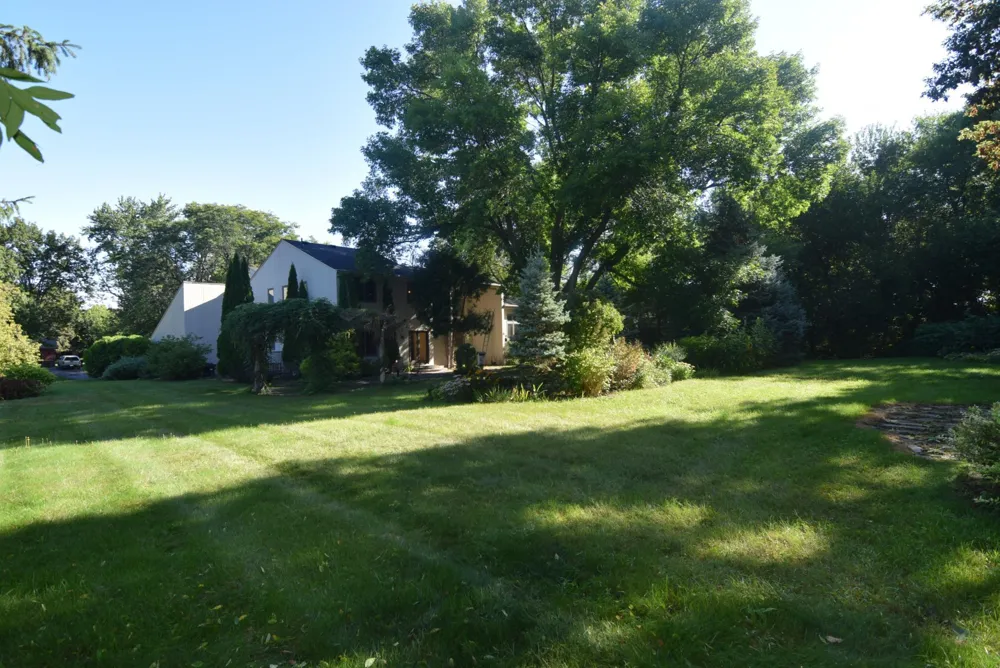 91 S Shannon Drive Shakopee, MN 55379
