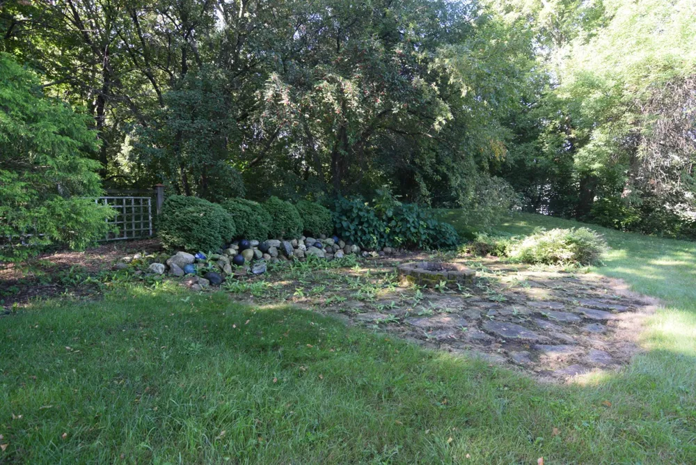 91 S Shannon Drive Shakopee, MN 55379