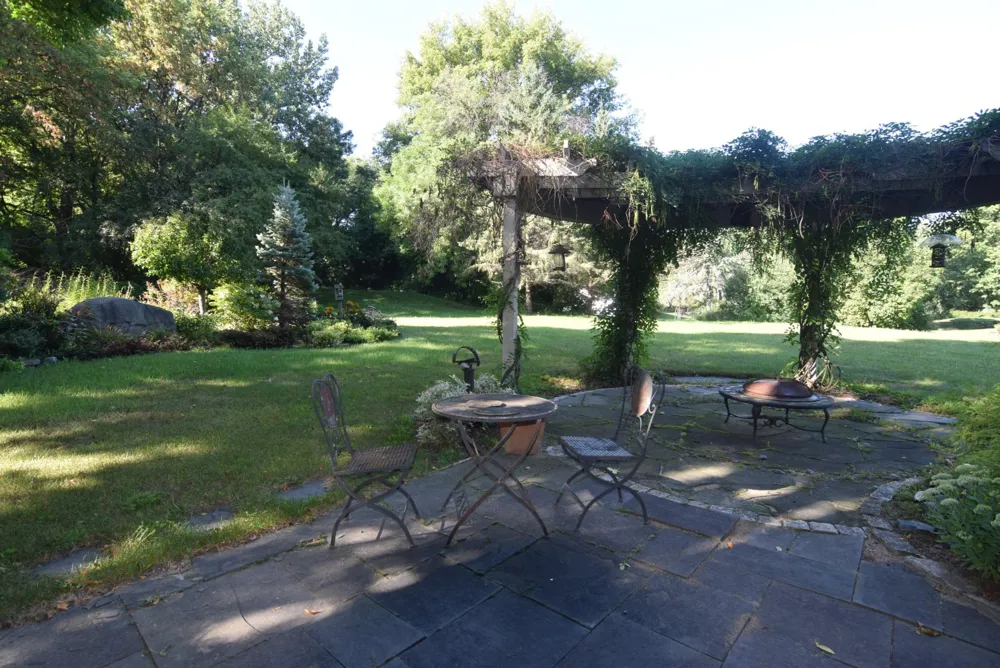 91 S Shannon Drive Shakopee, MN 55379
