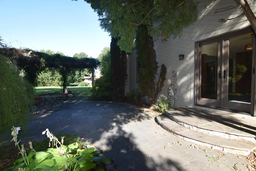 91 S Shannon Drive Shakopee, MN 55379