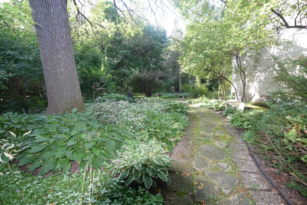 91 S Shannon Drive Shakopee, MN 55379