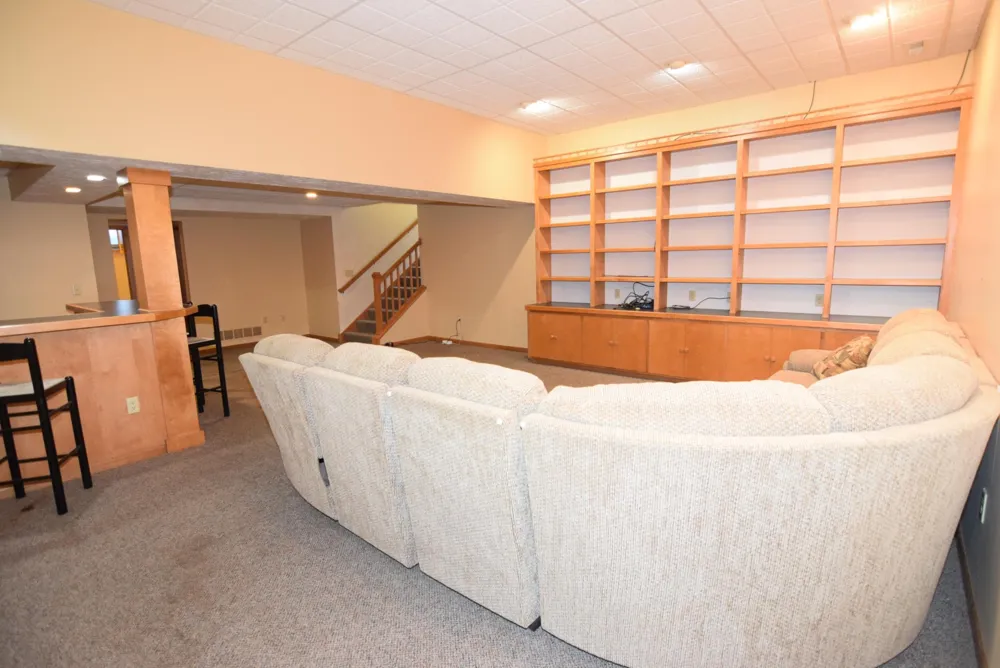 91 S Shannon Drive Shakopee, MN 55379