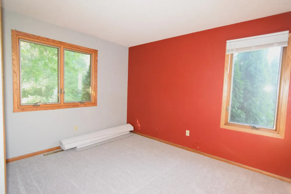 91 S Shannon Drive Shakopee, MN 55379