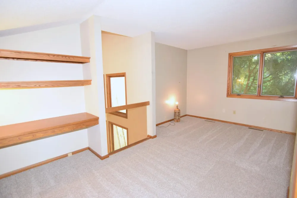 91 S Shannon Drive Shakopee, MN 55379