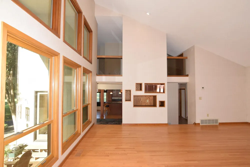 91 S Shannon Drive Shakopee, MN 55379