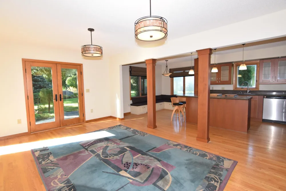91 S Shannon Drive Shakopee, MN 55379