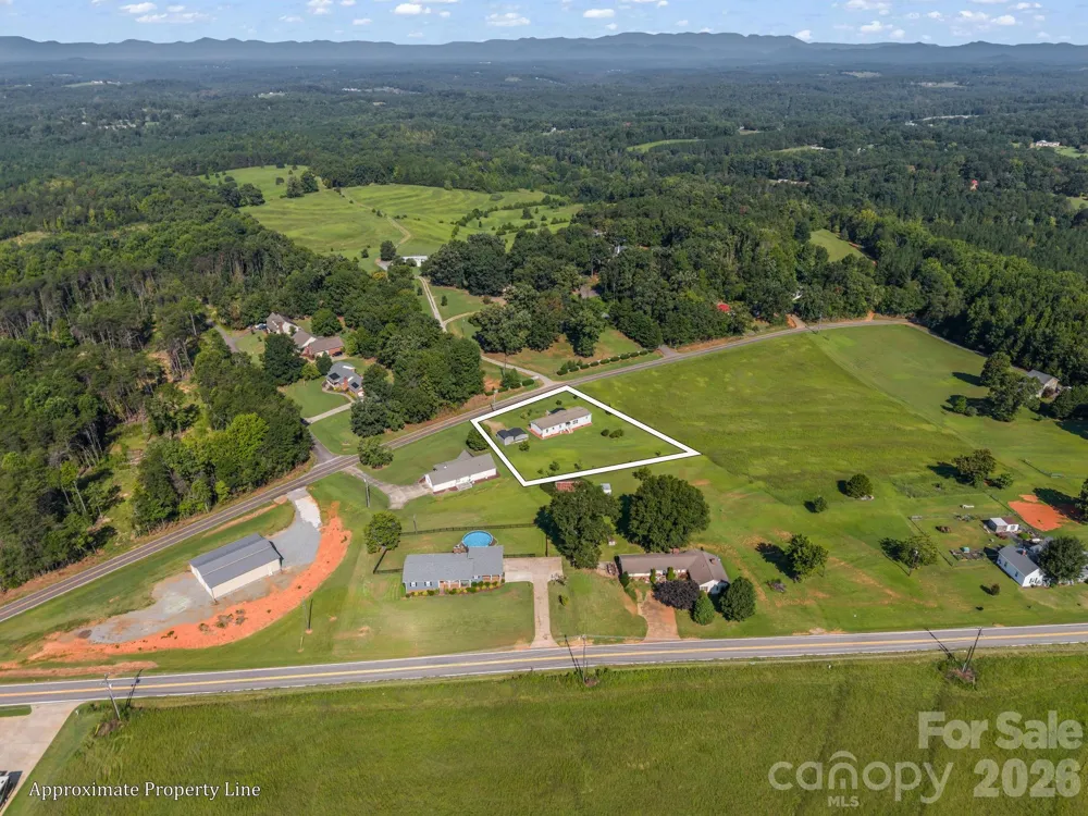 168 Gun Club Road Bostic, NC 28018