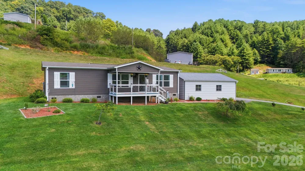 582 John Henry Road Burnsville, NC 28714