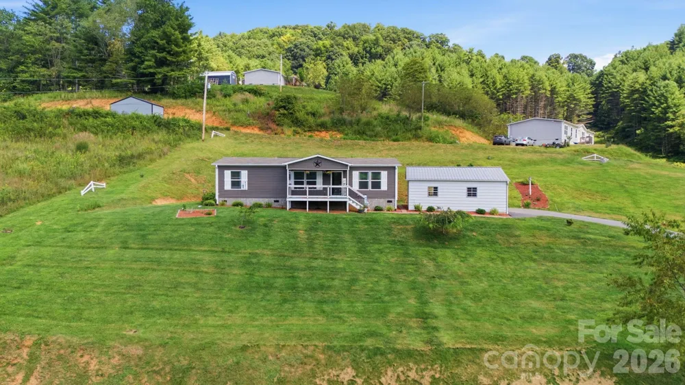 582 John Henry Road Burnsville, NC 28714