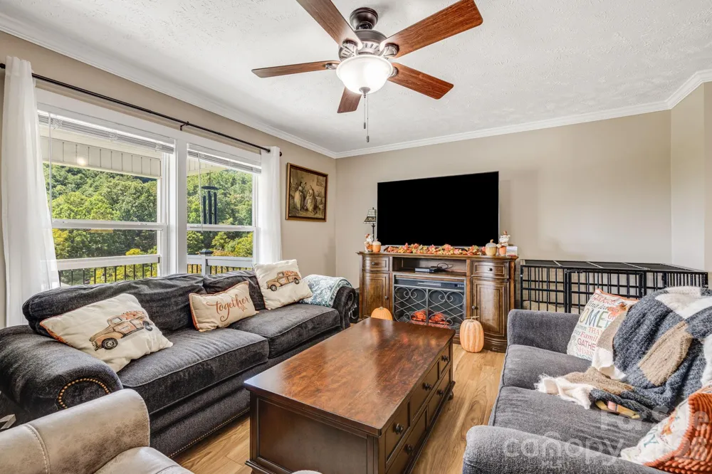 582 John Henry Road Burnsville, NC 28714