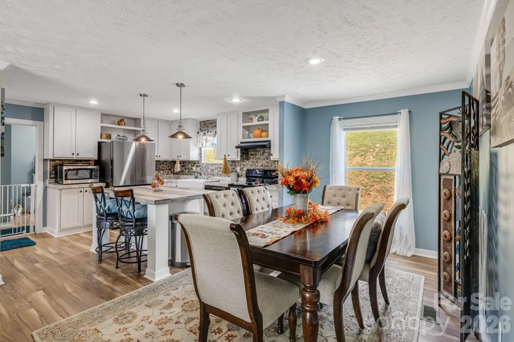 582 John Henry Road Burnsville, NC 28714