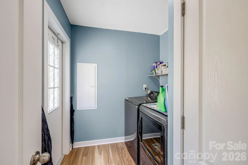 582 John Henry Road Burnsville, NC 28714