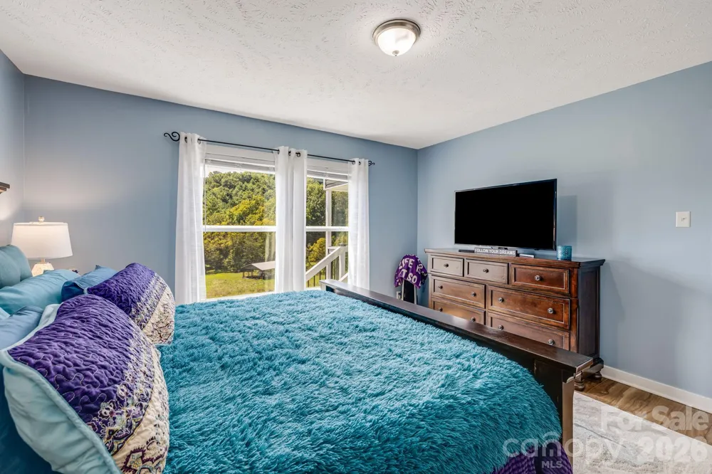 582 John Henry Road Burnsville, NC 28714