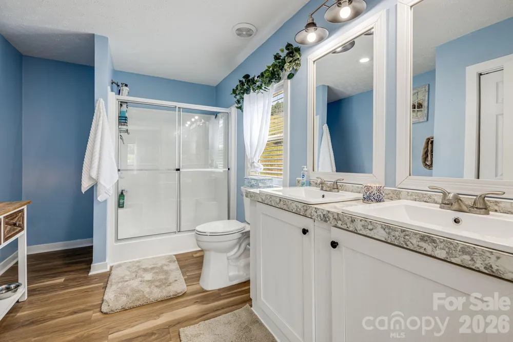 582 John Henry Road Burnsville, NC 28714
