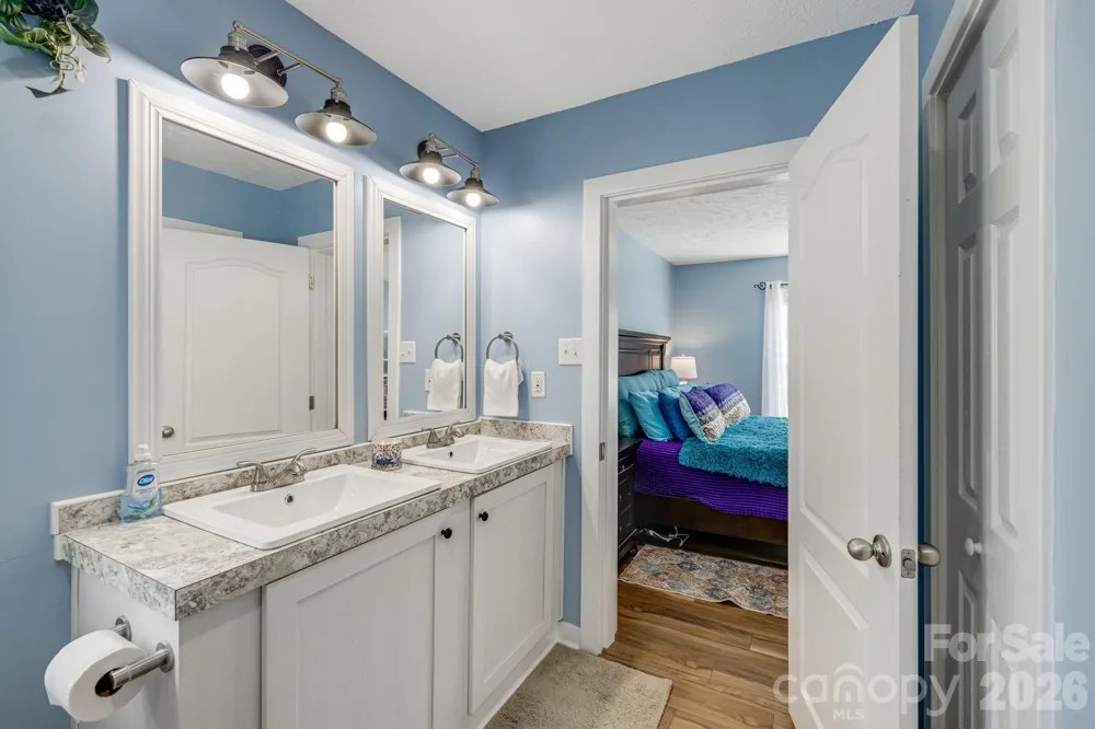 582 John Henry Road Burnsville, NC 28714