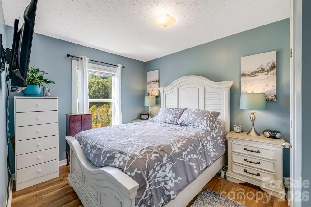 582 John Henry Road Burnsville, NC 28714