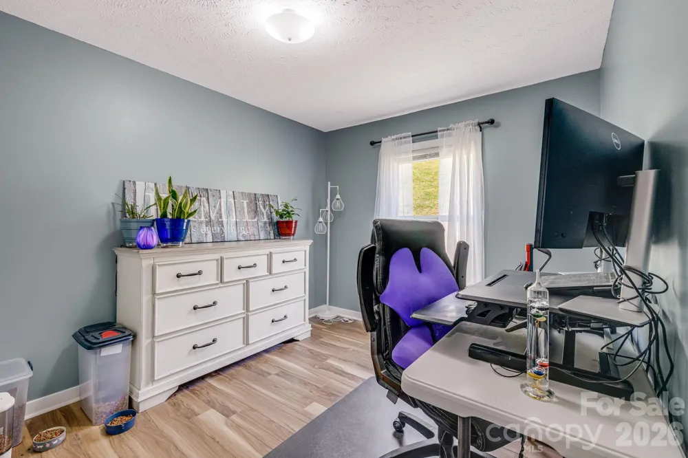 582 John Henry Road Burnsville, NC 28714