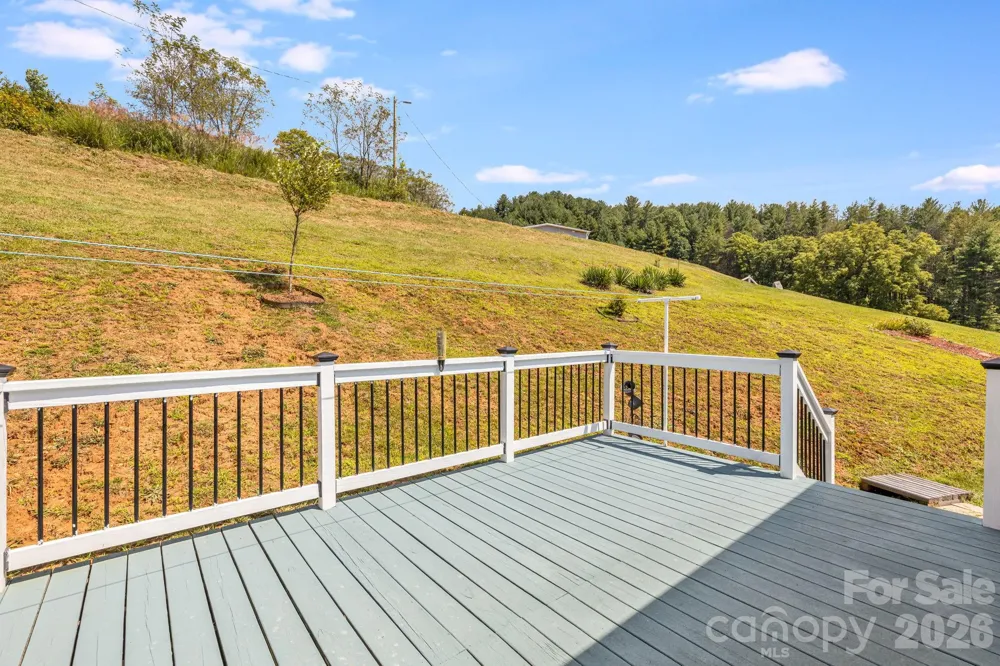 582 John Henry Road Burnsville, NC 28714