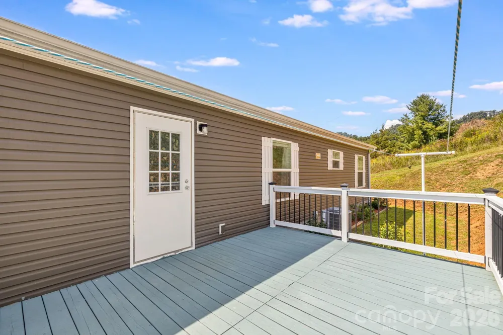 582 John Henry Road Burnsville, NC 28714