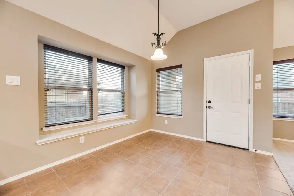 1202 Chestnut Hill Drive Wylie, TX 75098