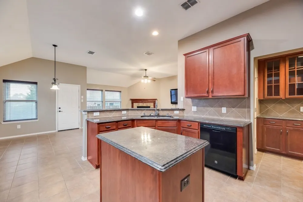 1202 Chestnut Hill Drive Wylie, TX 75098