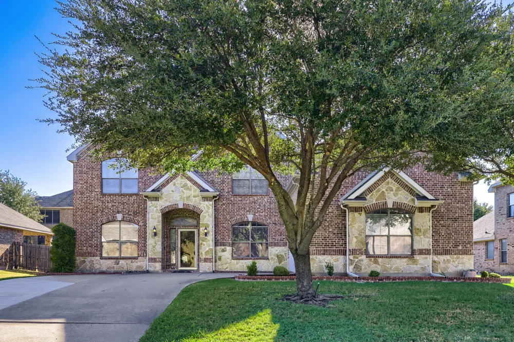 1012 Surrey Drive DeSoto, TX 75115