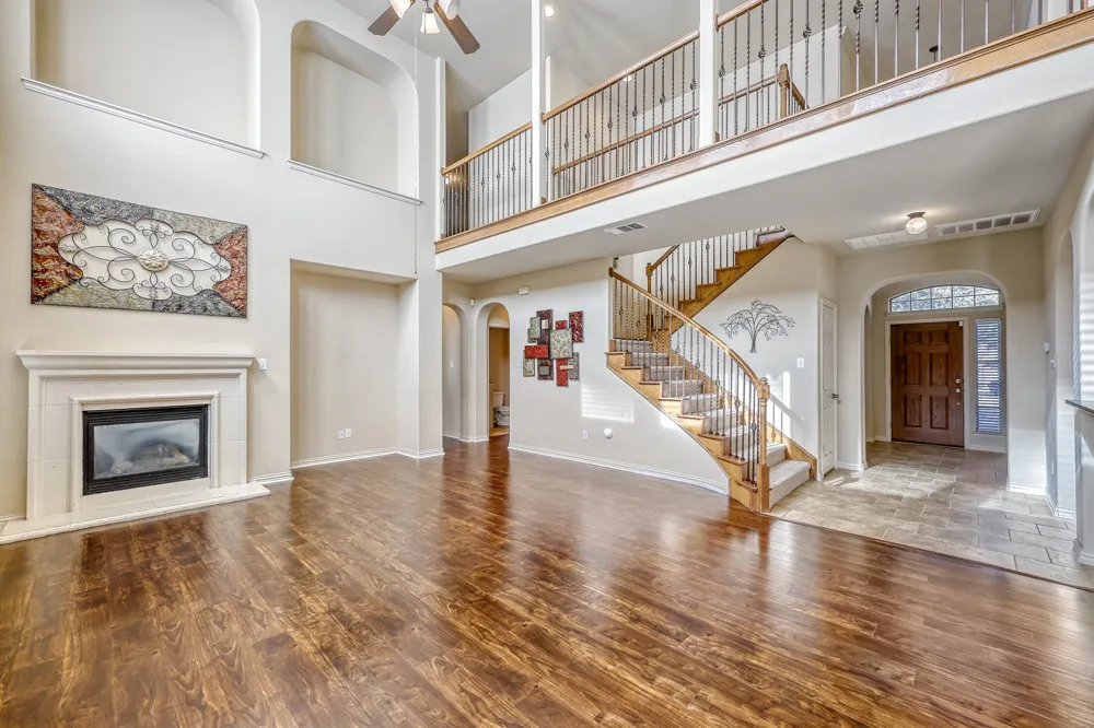 1012 Surrey Drive DeSoto, TX 75115