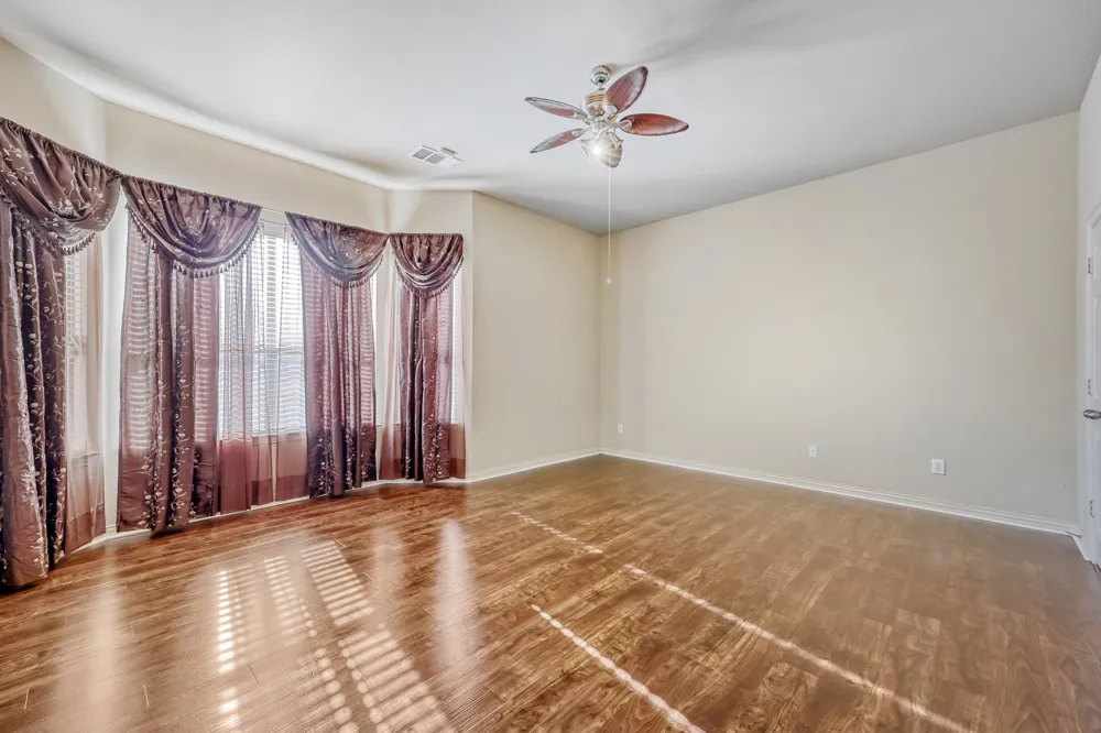 1012 Surrey Drive DeSoto, TX 75115