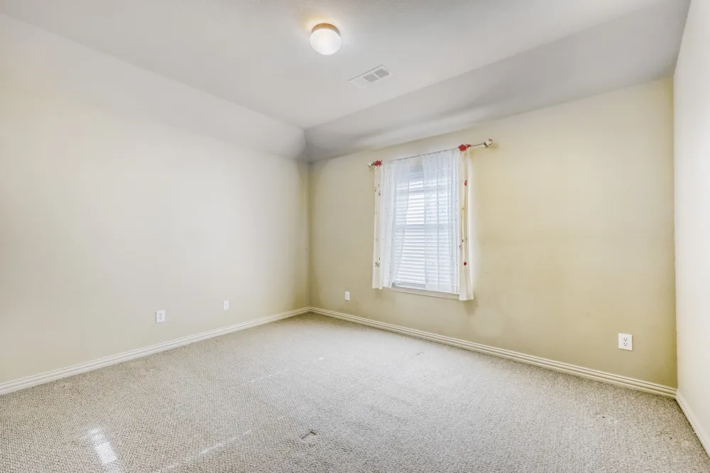 1012 Surrey Drive DeSoto, TX 75115