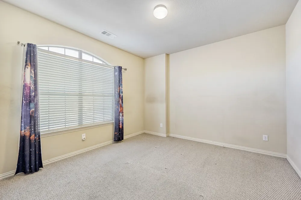 1012 Surrey Drive DeSoto, TX 75115