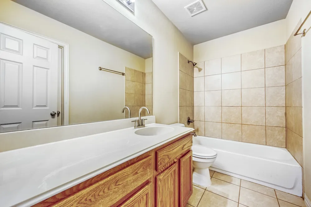 1012 Surrey Drive DeSoto, TX 75115
