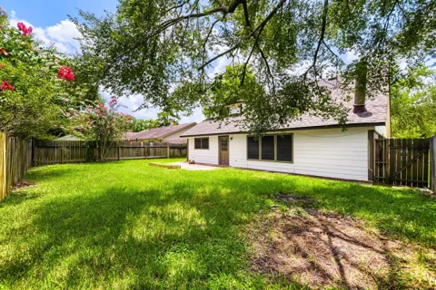 5819 Culross Close