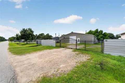 2213 Ellis Drive
