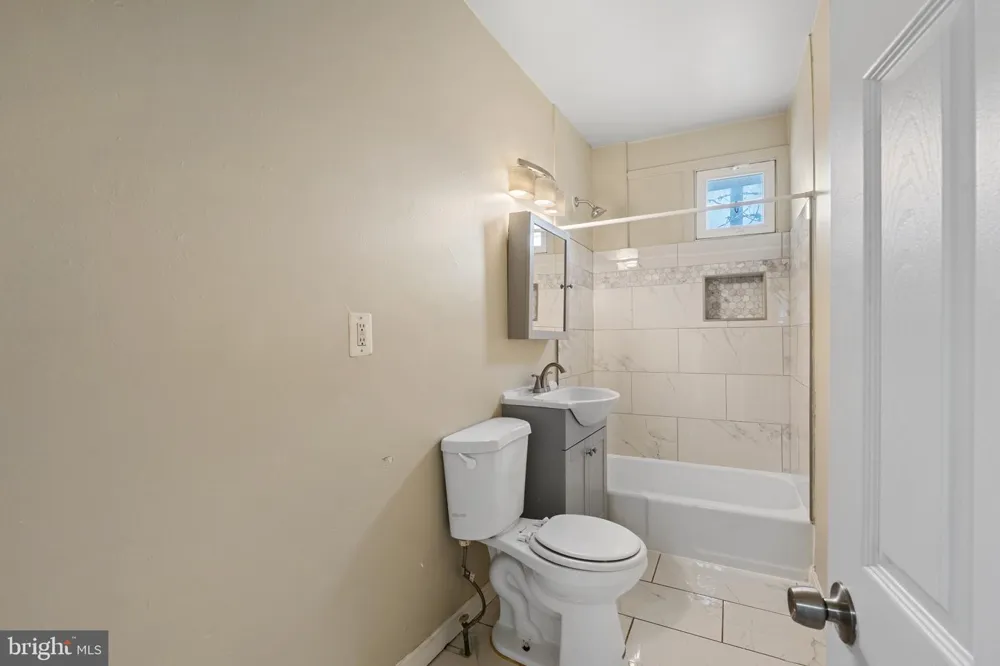 123 EAST AVENUE Baltimore, MD 21224