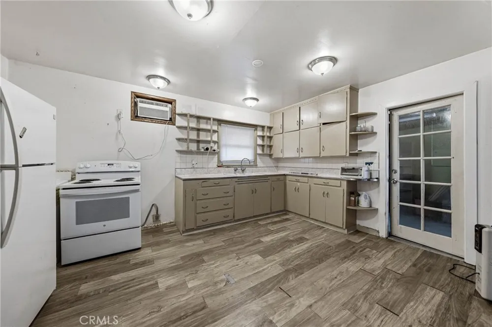 3995 Mullen Avenue Clearlake, CA 95422
