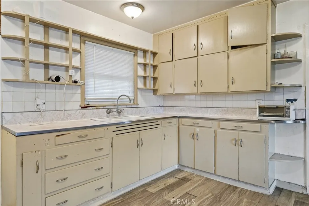 3995 Mullen Avenue Clearlake, CA 95422