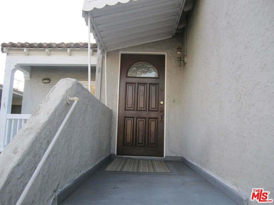 1047 S Wooster Street #2 Los Angeles, CA 90035