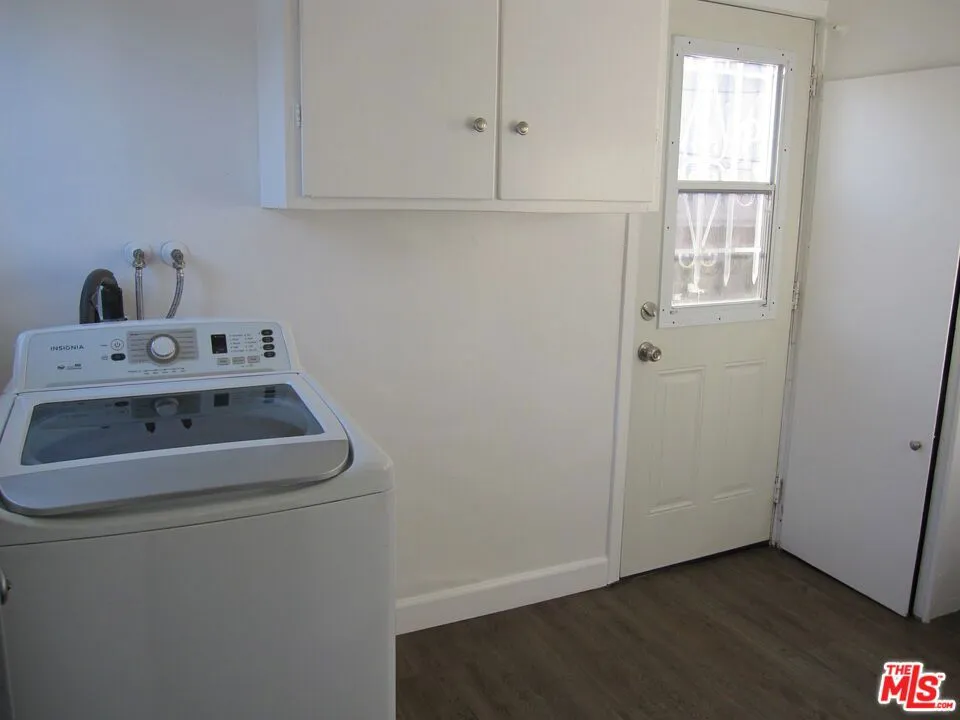 1047 S Wooster Street #2 Los Angeles, CA 90035
