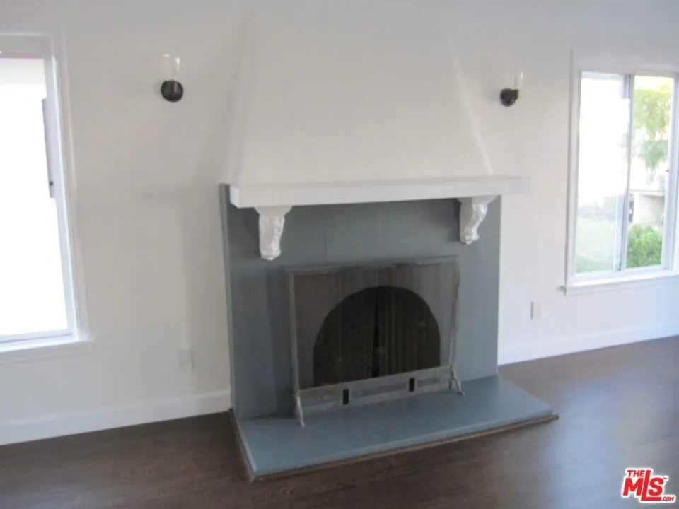 1047 S Wooster Street #2 Los Angeles, CA 90035