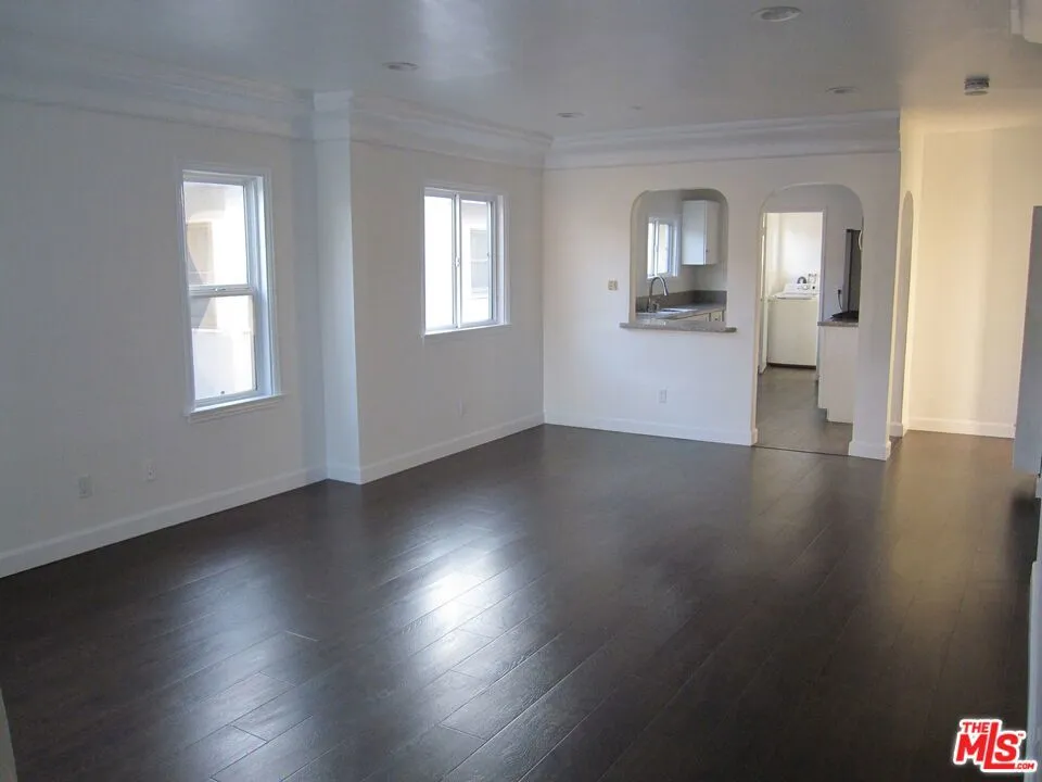 1047 S Wooster Street #2 Los Angeles, CA 90035