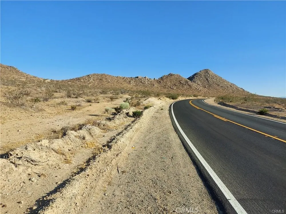 Apple Valley Parcel #0472-051-16 Road Apple Valley, CA 92307