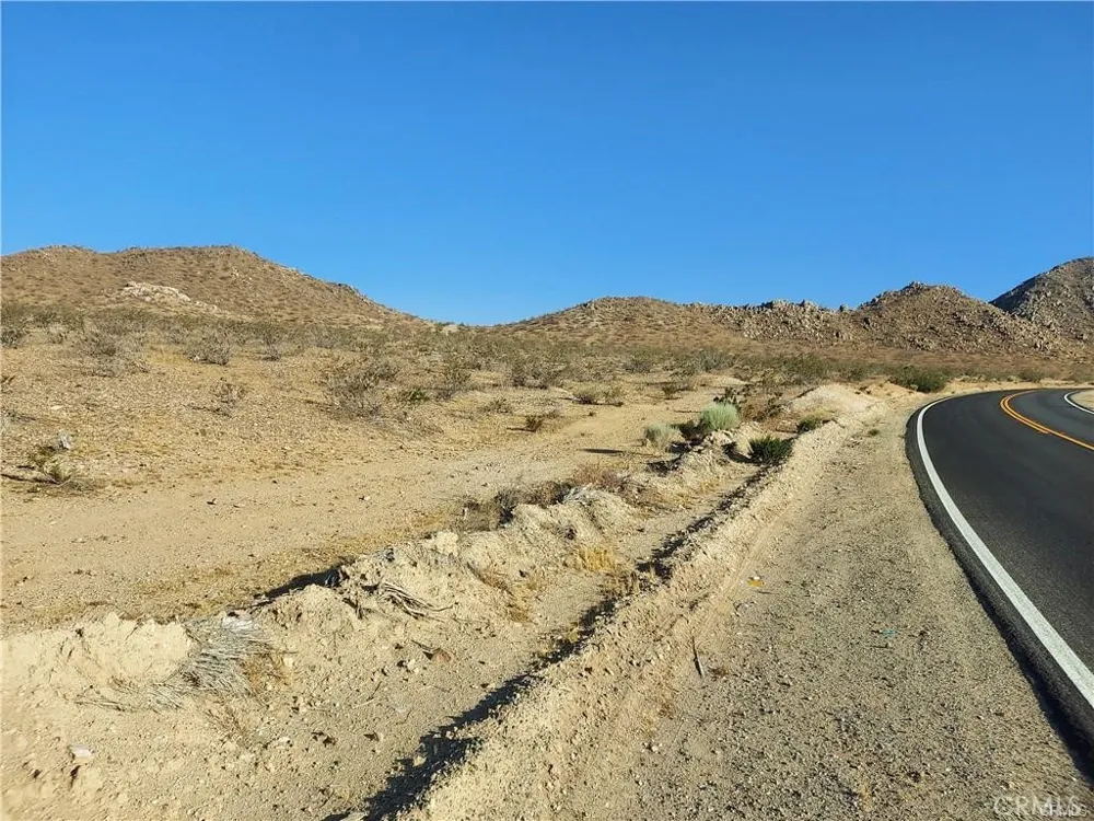 Apple Valley Parcel #0472-051-16 Road Apple Valley, CA 92307