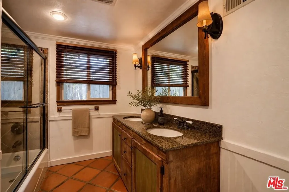 13509 Bassett Street Valley Glen, CA 91405