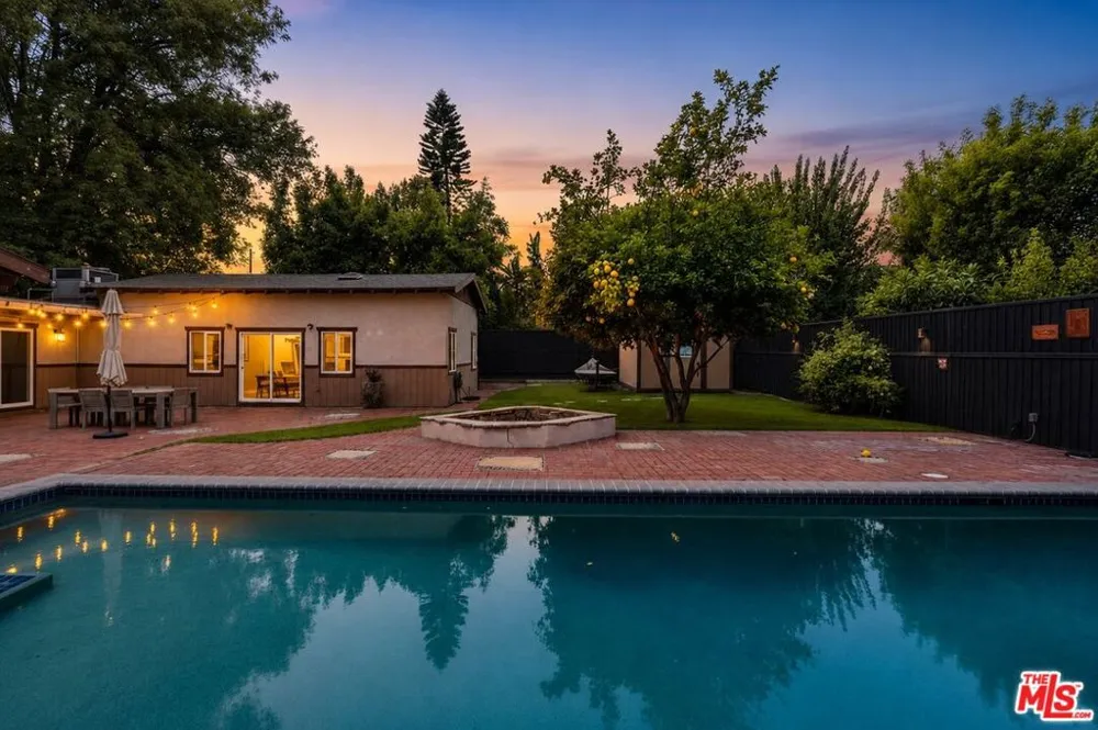 13509 Bassett Street Valley Glen, CA 91405